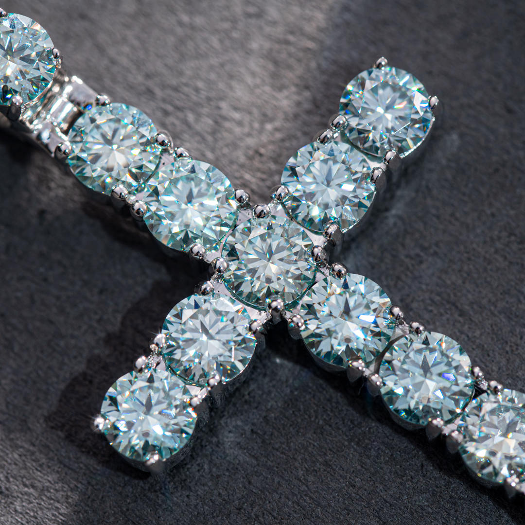 13CT S925 Moissanite Cross Pendant